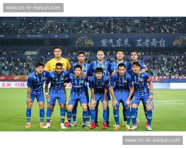 绿茵对决：江苏苏宁与上港的荣耀之战，宿命恩怨燃爆江海